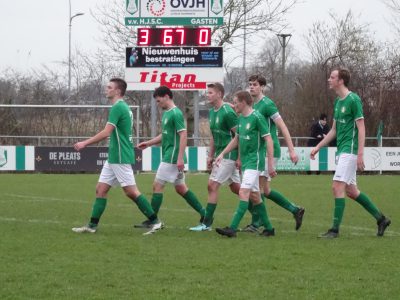 Sterk HJSC knalt met zeven doelpunten langs Arum