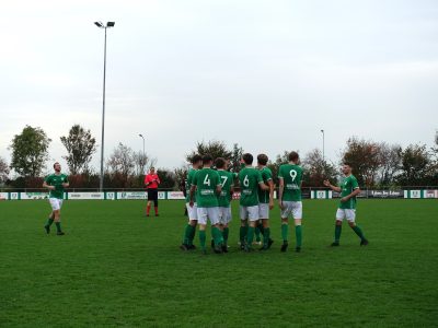 HJSC 1 thuis tegen koploper en een derby voor 