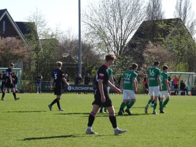 Laatste thuiswedstrijd HJSC 1 in druk voetbalweekend