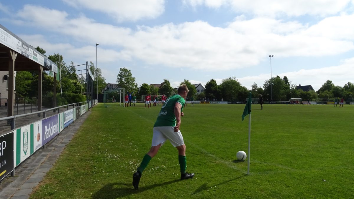 Mooie affiches voor HJSC 1 en HJSC 2 in eigen huis