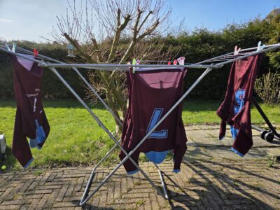 Bal in de sloot en helikopter in de mist; JO7-3 eindigt fase drie met spektakelstukken